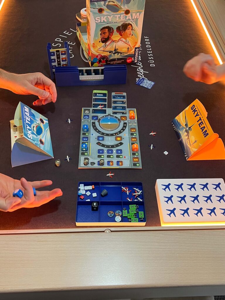 Meeple & Macchiato, Düsseldorf Spiel Sky Team